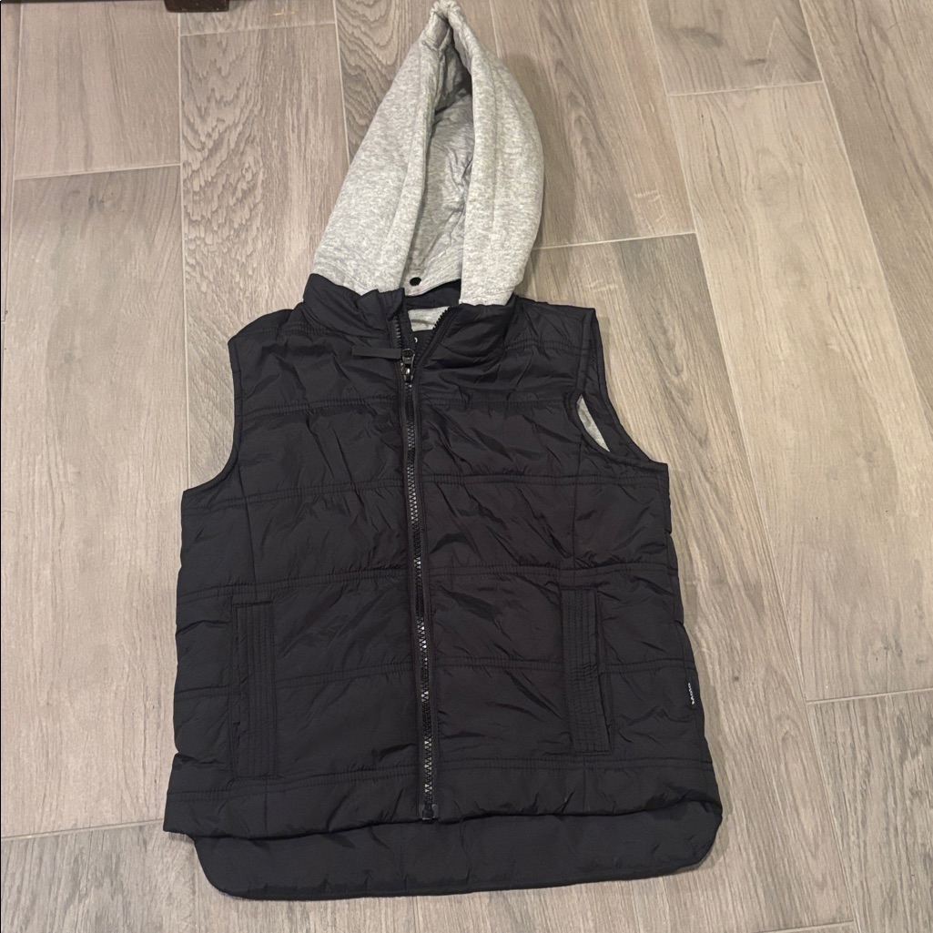 Molo Boys Black Black Vest With Detachable Gray Hood Size 7/8